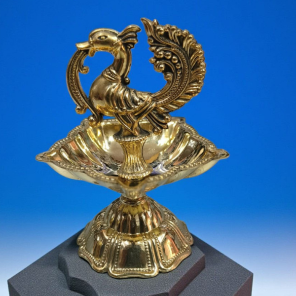 Peacock kuthu vilakku