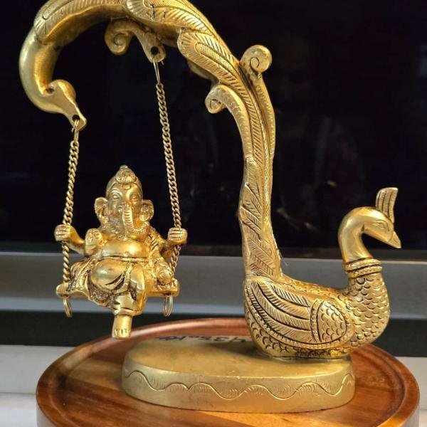 Premium Brass Ganesha on Trumpet Swing